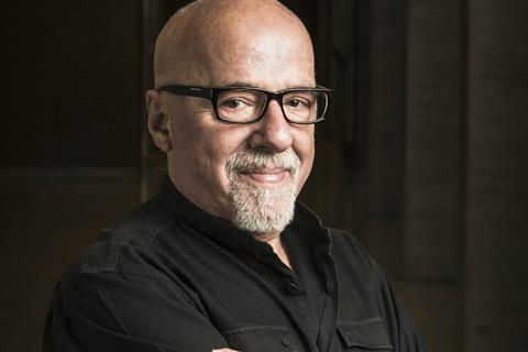 Anda Suka Menulis Fiksi? Yuk, Intip Tips Menulis dari Paulo Coelho